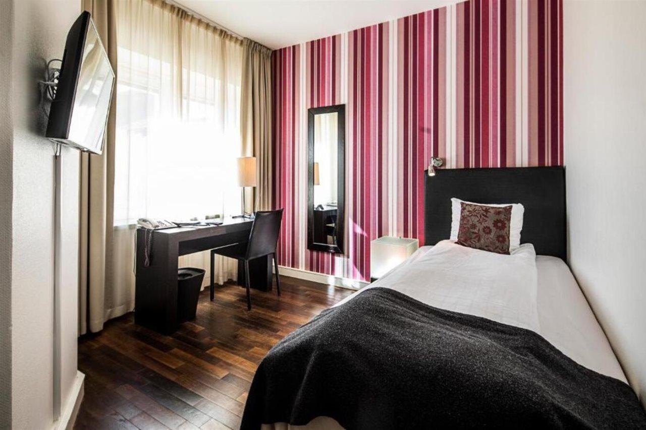 First Hotel Witt คาลมาร์ ภายนอก รูปภาพ