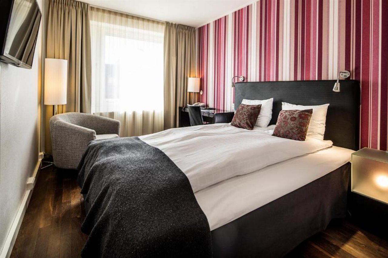First Hotel Witt คาลมาร์ ภายนอก รูปภาพ
