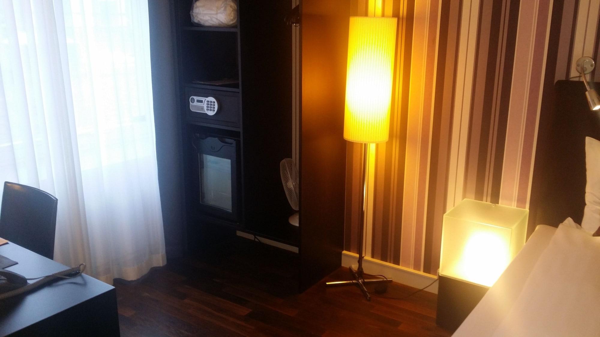 First Hotel Witt คาลมาร์ ภายนอก รูปภาพ