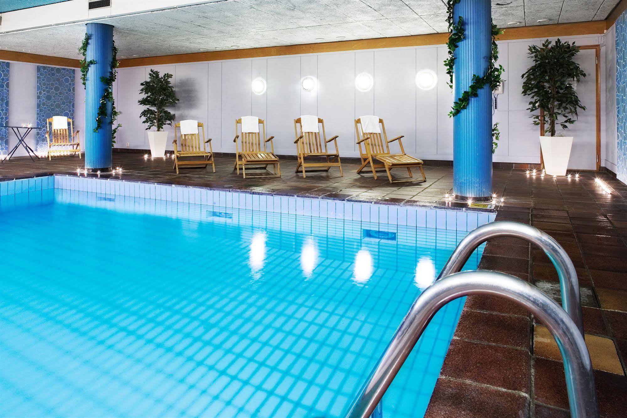 First Hotel Witt คาลมาร์ ภายนอก รูปภาพ